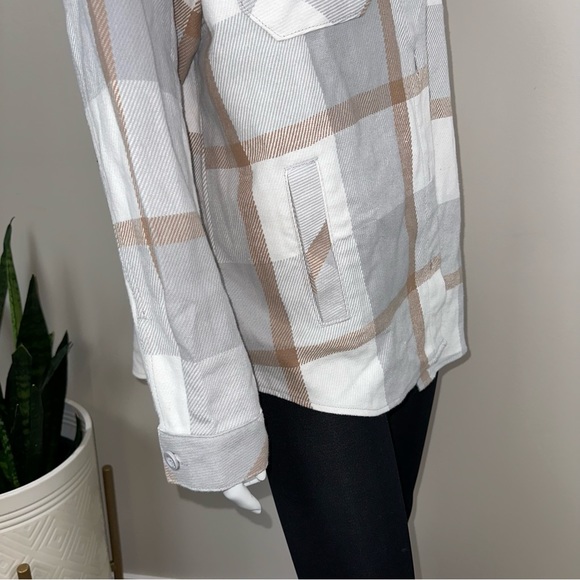 🆕 BC CLOTHING | Women’s Plaid Flannel Shacket - Picture 6 of 11